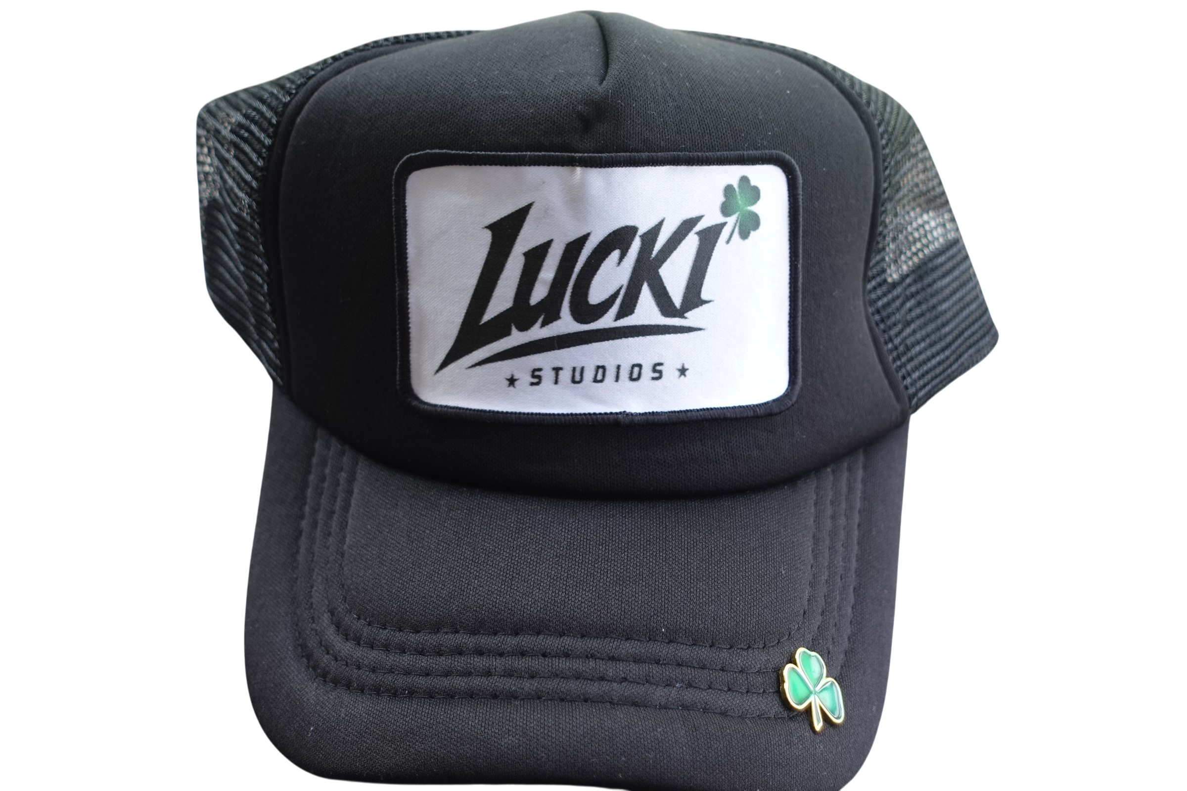 “LUCKI” LOGO PATCH TRUCKER HAT (Black)